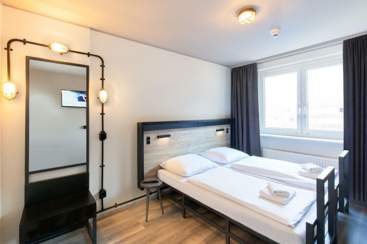 Twin Room,1276878412:JPEG