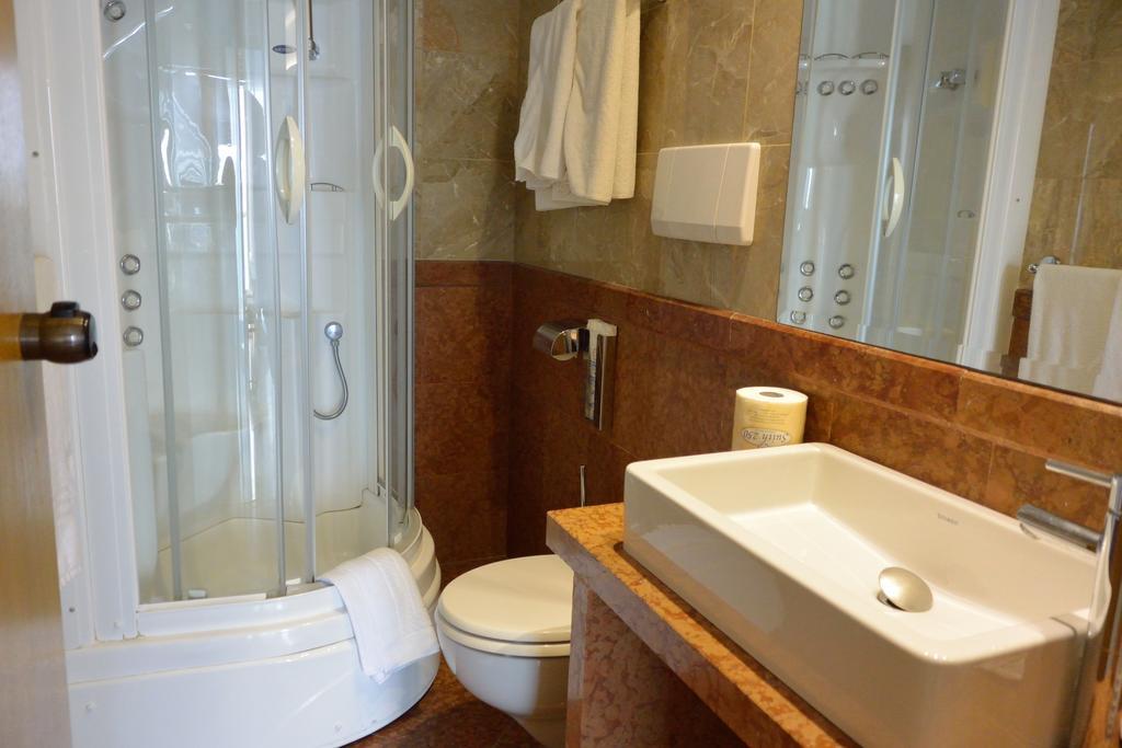 Doppelzimmer mit Balkon