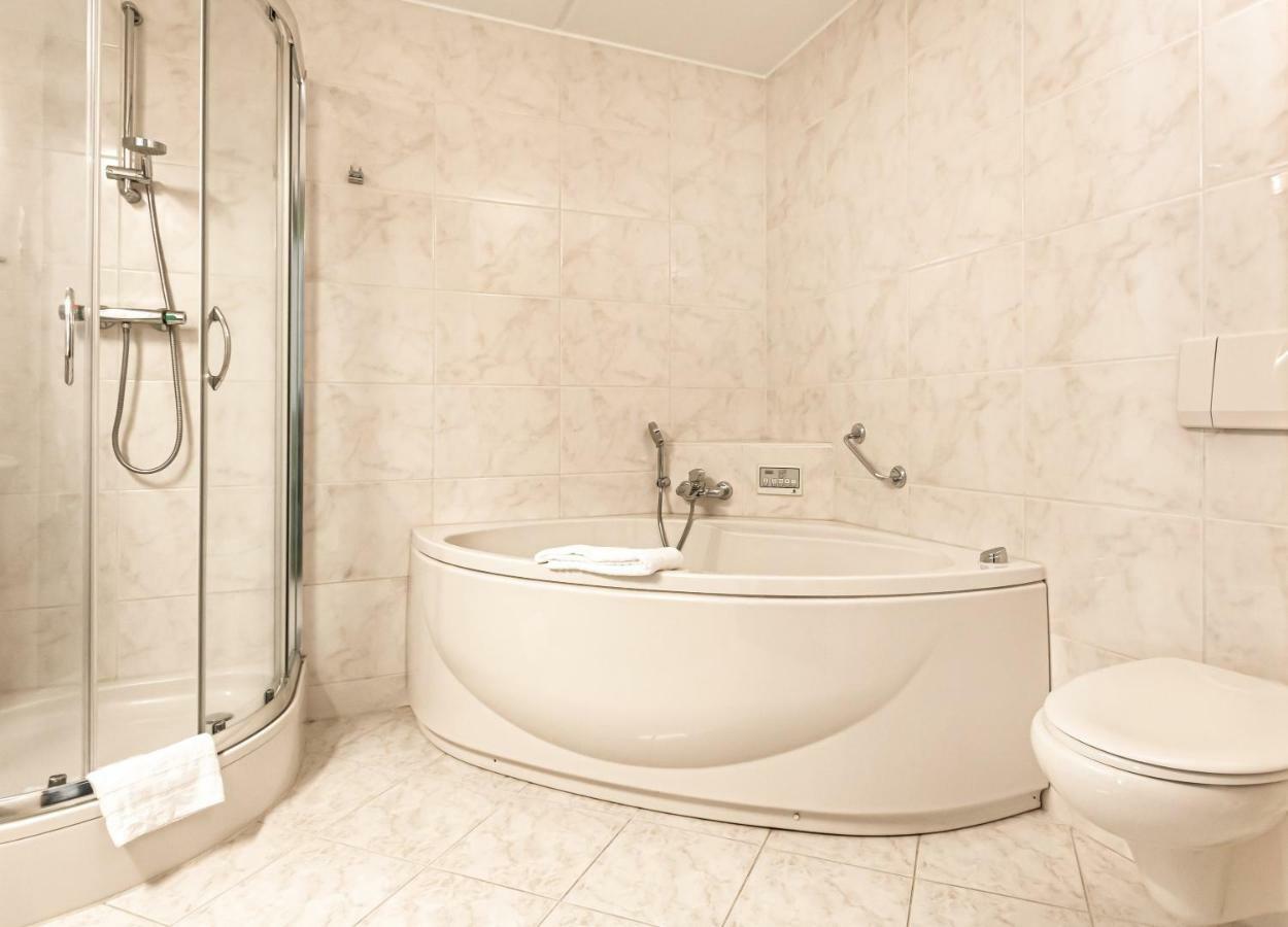 Standard Double Room,908469967:JPEG