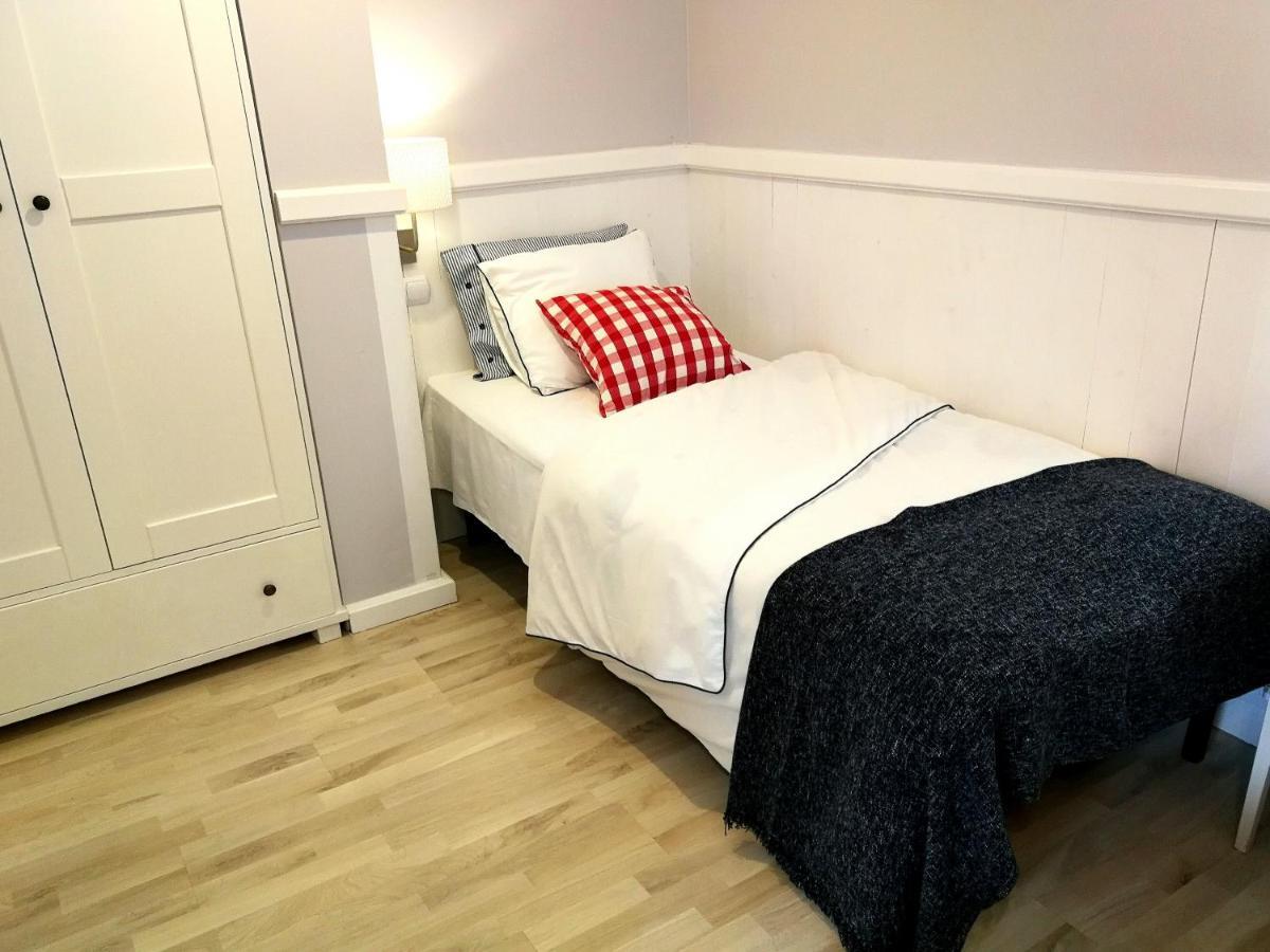 Dreibettzimmer mit Küchenzeile