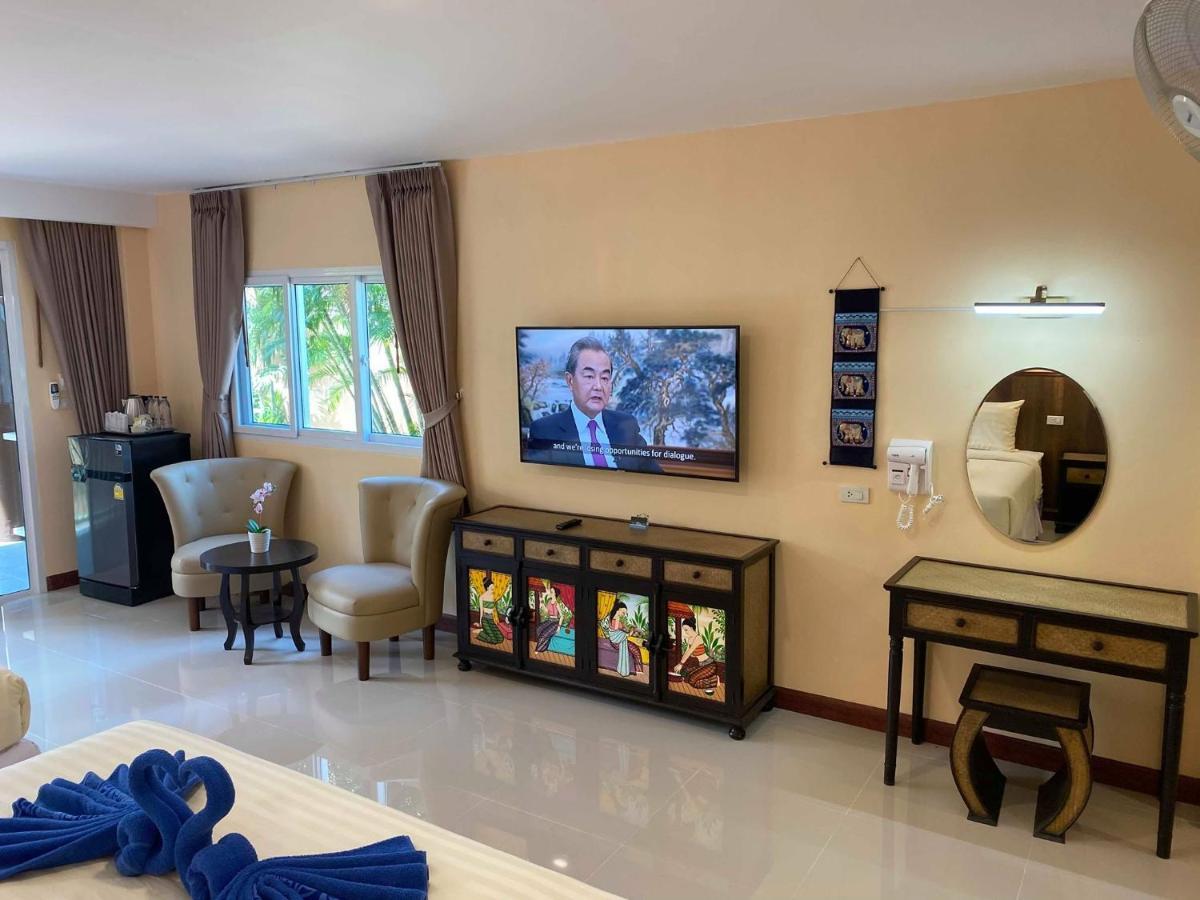 Family Room Garden View