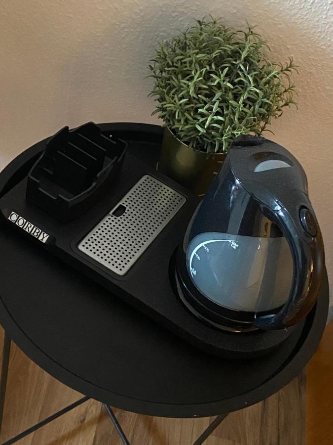 Single Room,985857805:JPEG