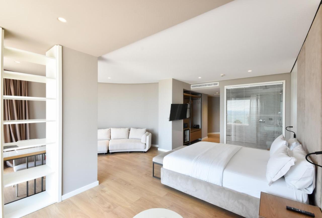 Deluxe Doppelzimmer mit Balkon und Meerblick