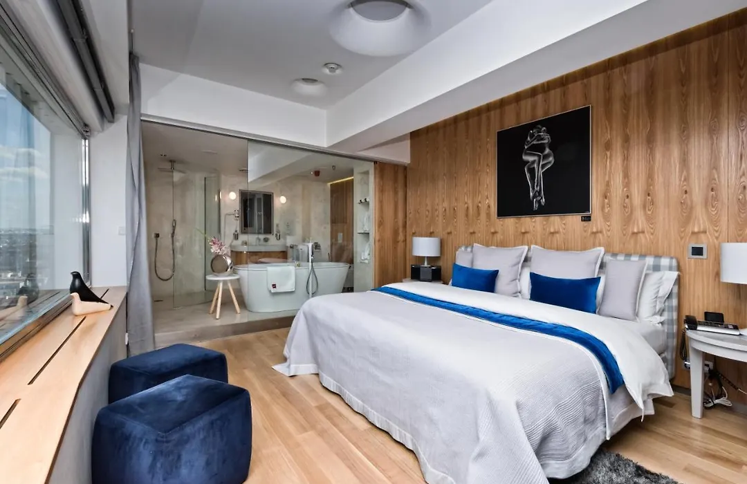 One Room Hotel-1