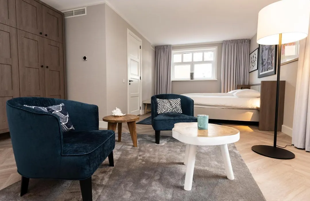 Hampton Home B&B Suites-1