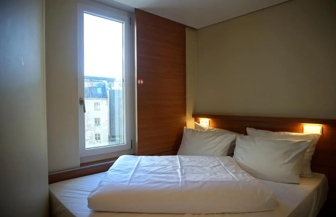 easyHotel Berlin Hackescher Markt-1