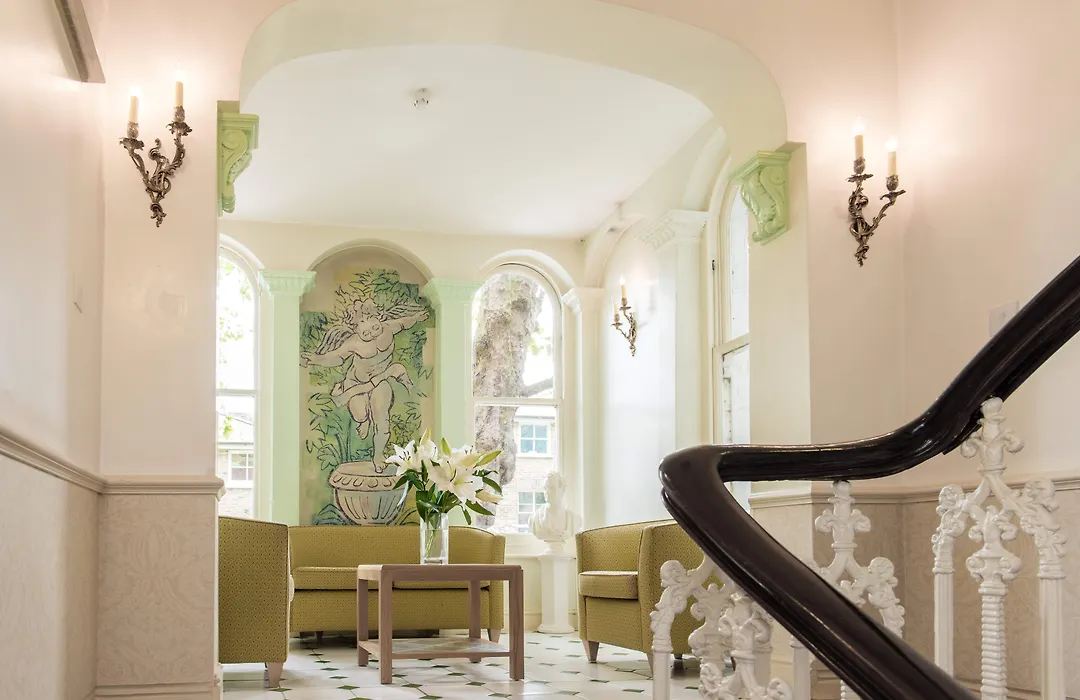 Byron Hotel-1