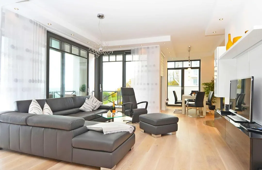 Villa Claire - Meerblicksuite "Sunrise Queen"-1