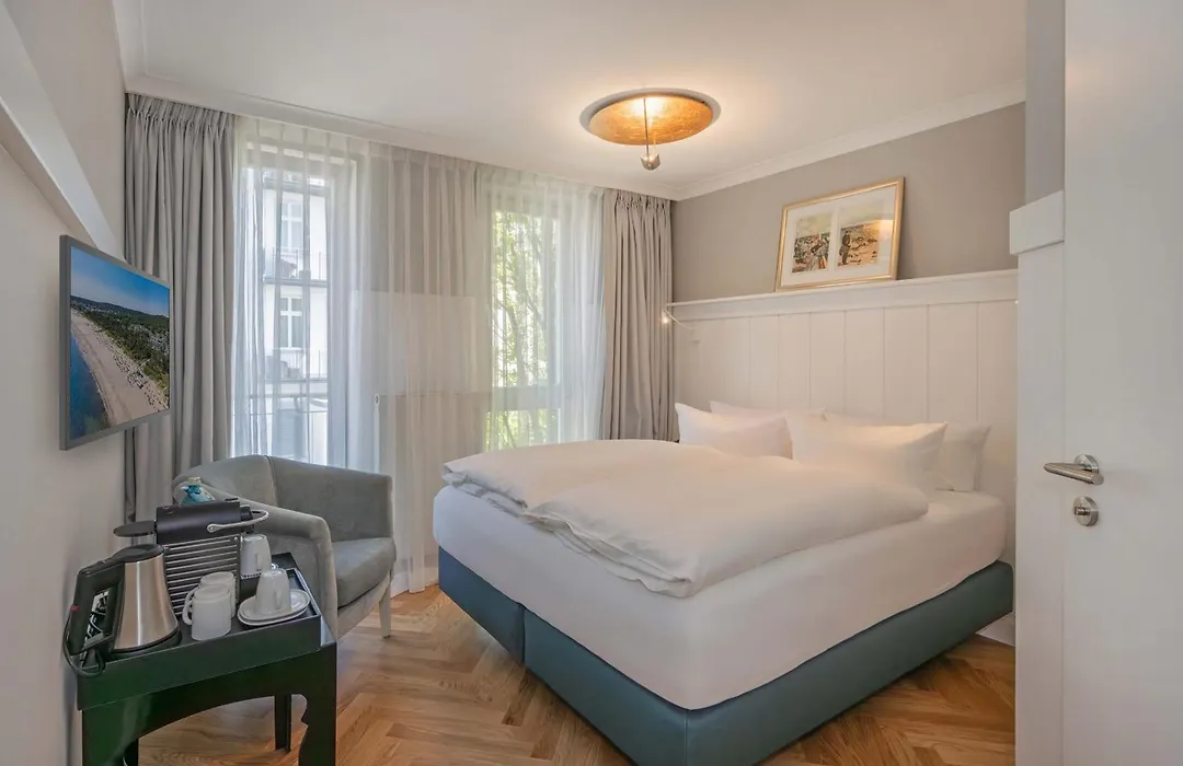 Strandhotel Heringsdorf-1