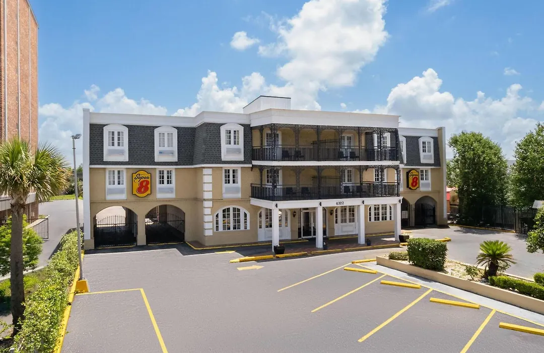 Super 8 By Wyndham New Orleans-1