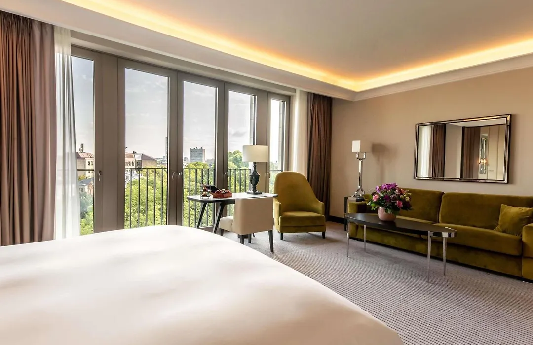 Sofitel Frankfurt Opera-1