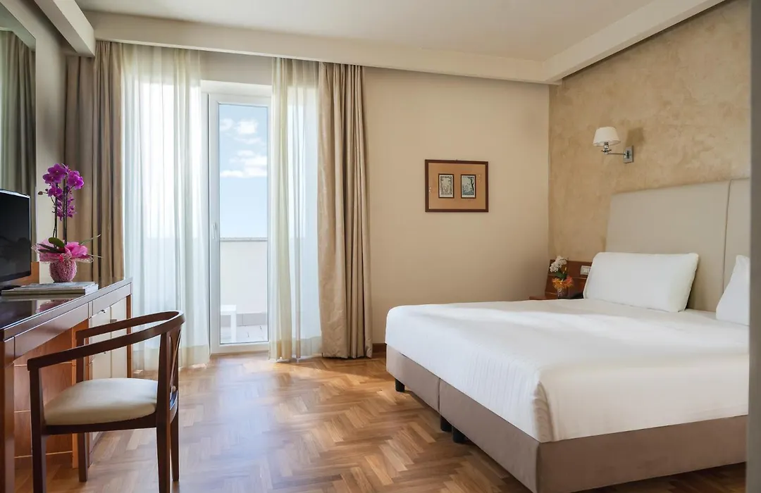 Grand Hotel & Riviera-1