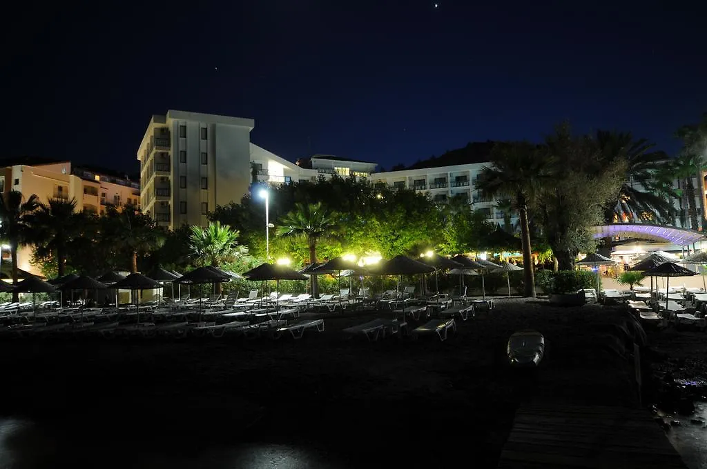 Tropical Hotel-1