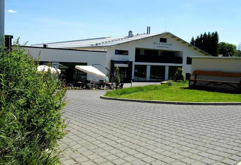 Reit- und Sporthotel Eibenstock-1