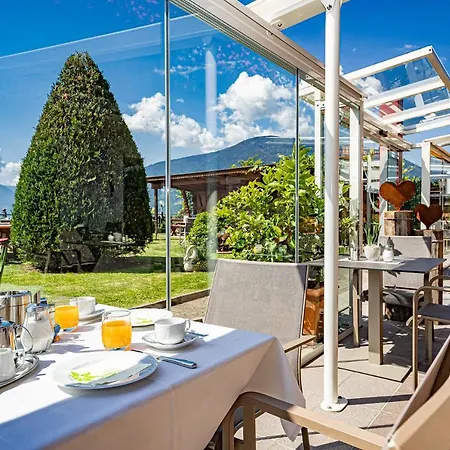 Hotel Stefanie-3