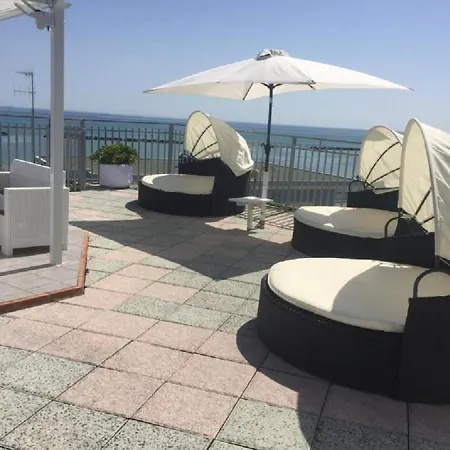 Hotel Embassy-2