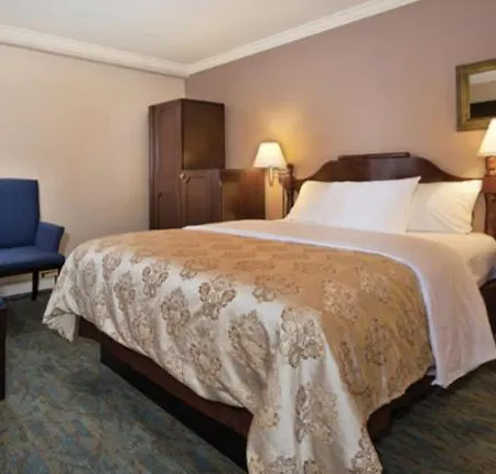 Inn At The Opera-3