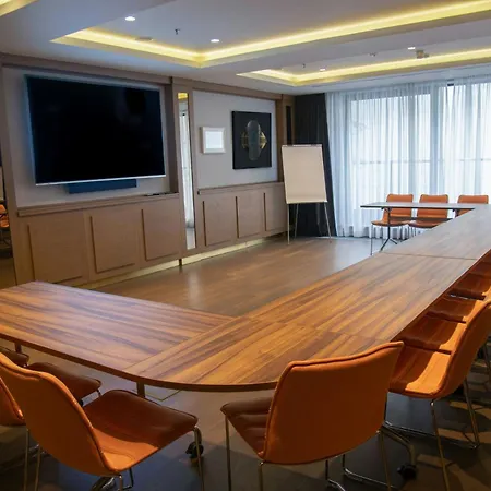 Courtyard By Marriott Belgrade City Center-3