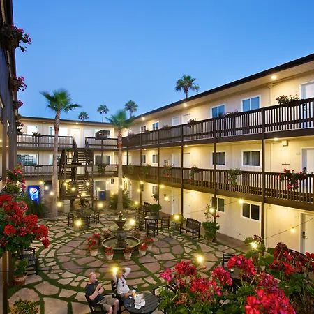 Ocean Beach Hotel-3