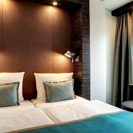 Motel One Hamburg am Michel-2