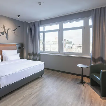 TITANIC Comfort Kurfürstendamm-3