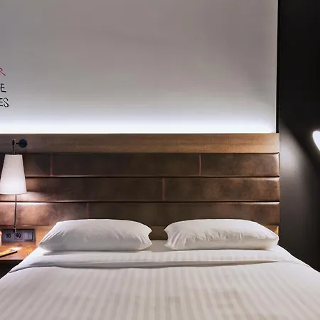 Moxy Frankfurt East-2