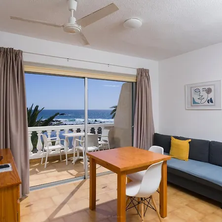 Apartamentos Charco Del Conde-3