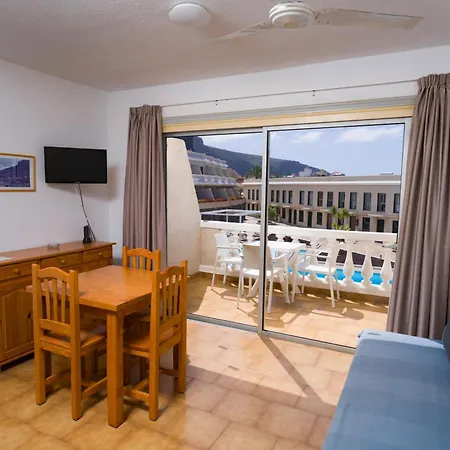Apartamentos Charco Del Conde-2