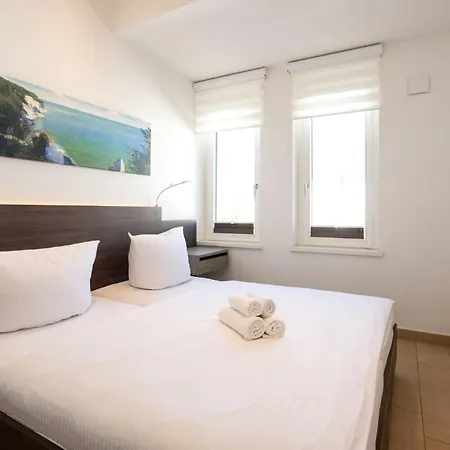 Villa Poseidon mit Balkon, strandnah und zentral-2