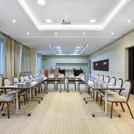 ibis Muscat-2
