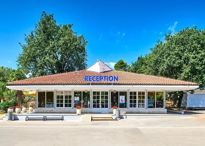 Hotel nahe College: Apartments Astra