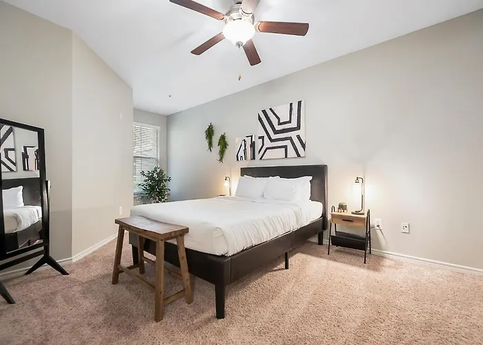 Uptown Dallas Apartments