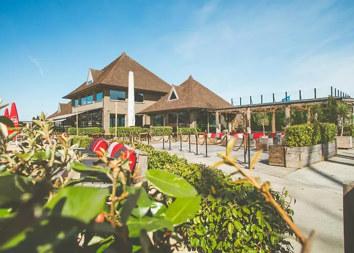 Lakeside Paradise Sport Hostel