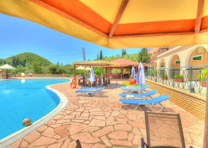 Zentrales Hotel: Mermaid Pool Studios And Bar