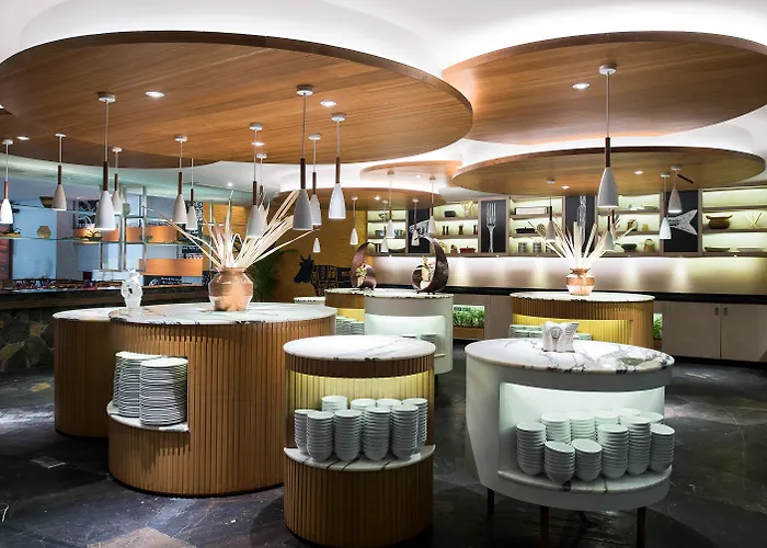 Ping Pong Hotel: Centara Grand Mirage Beach Resort Pattaya