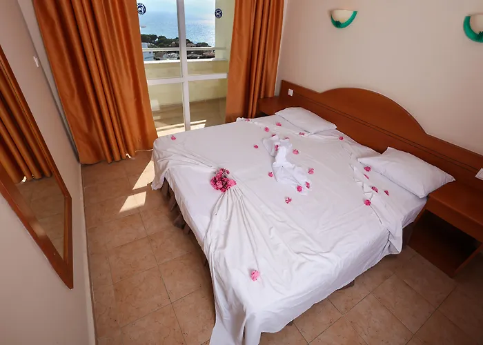 4-Sterne-Hotel: Tuntas Family Suites Kusadasi