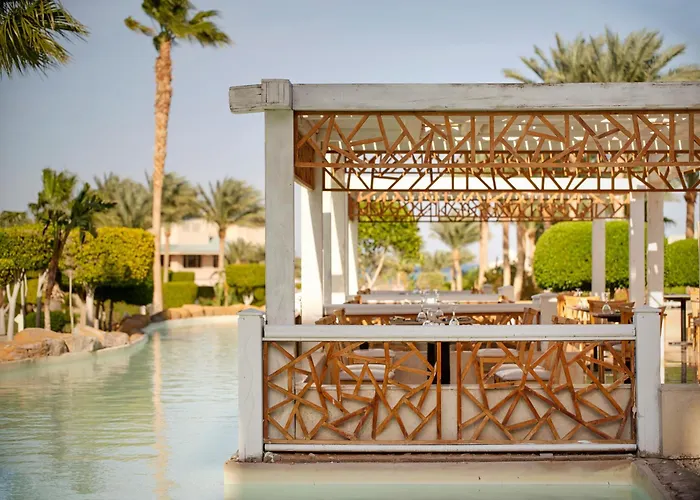 Coral Sea Holiday Resort & Aqua Park