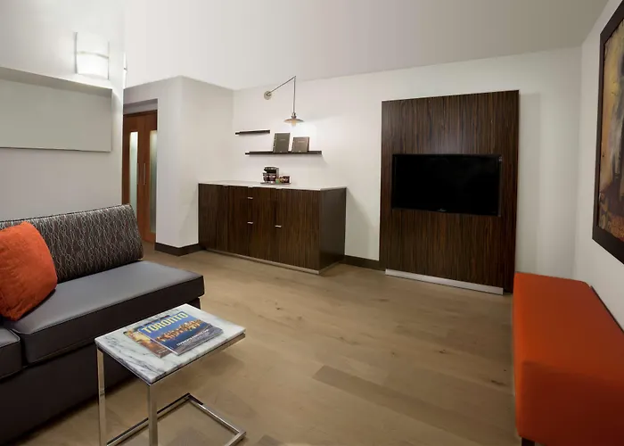  Hilton Toronto Airport & Suites