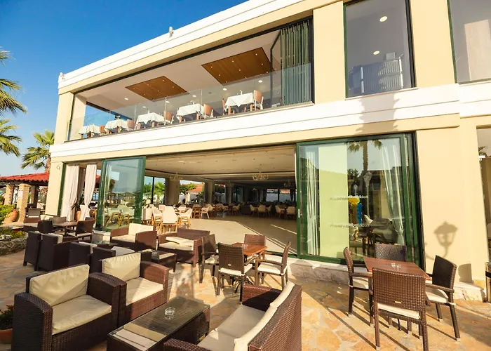 Luxushotel: Robolla Beach Aparthotel