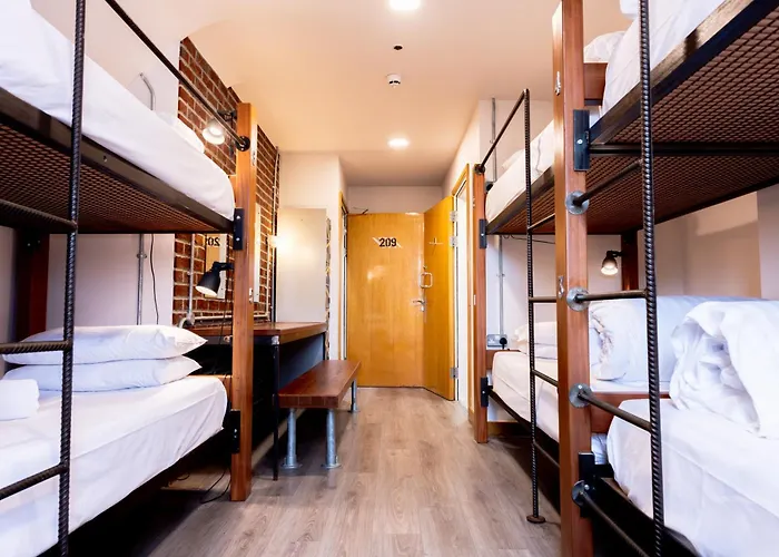 Herberge: The Nest Boutique Hostel