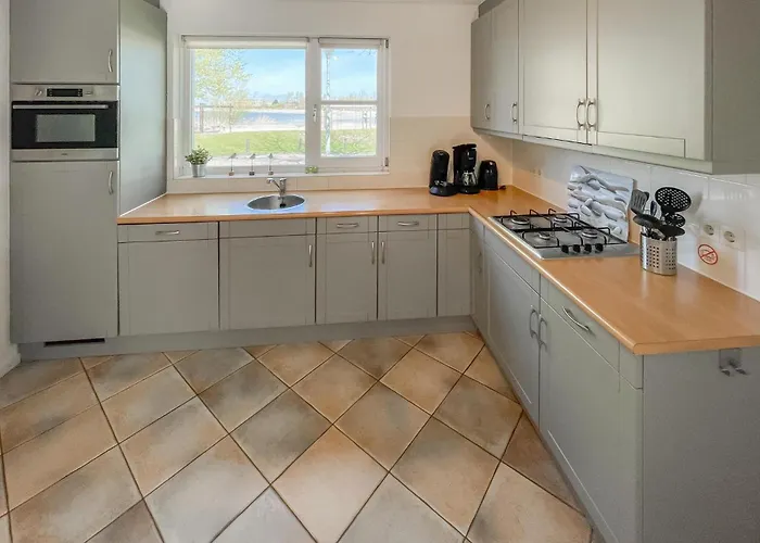 3 Bedroom Beautiful Home In Makkum