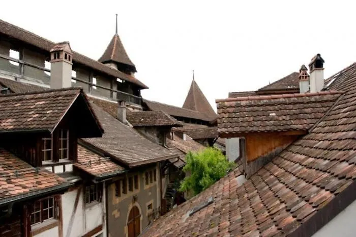 Hotel nahe College: Ringmauer