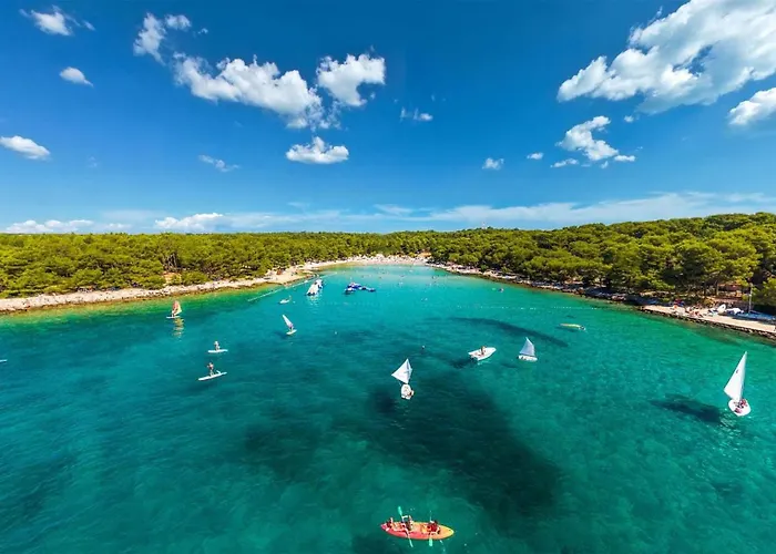 Resort: Pine Beach Pakostane