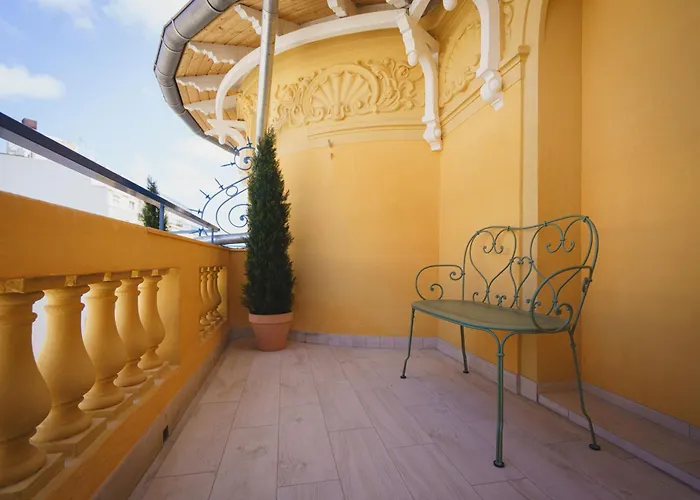 Hotel mit Tennis: Hotel Gounod Fully Renovated