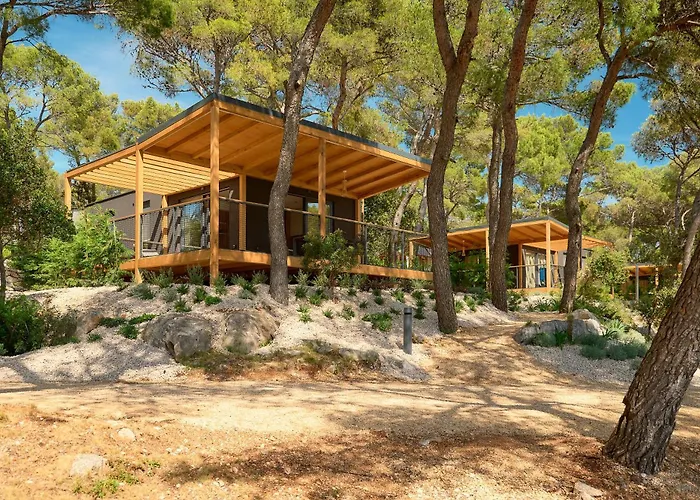Pine Beach Pakostane Glamping Homes