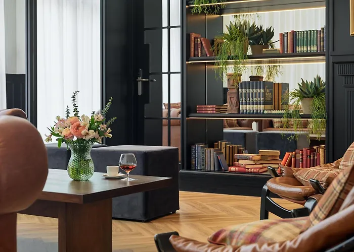 Zentrales Hotel: H10 Itaca