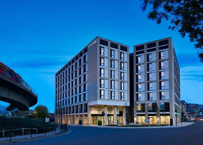 Hotel: Courtyard By Marriott London City Airport