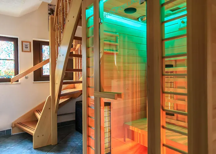 Ferienhaus Sissi - Wellness-Paradies in ruhiger Lage mit Whirlpool und Sauna
