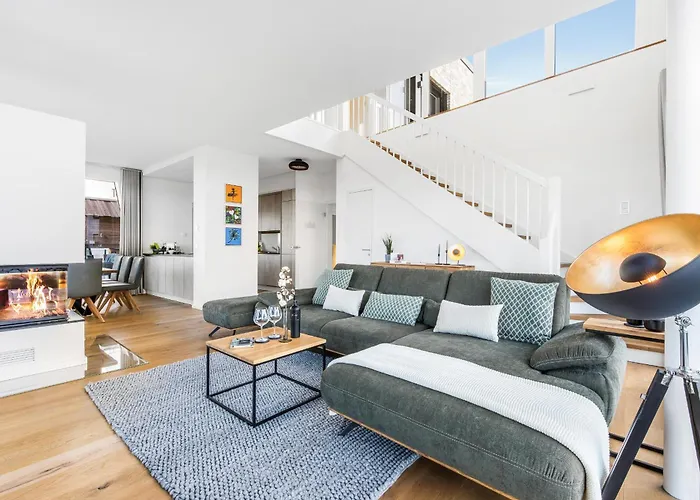 Villa King Erste Lage, Dachterrasse, Meerblick, Carport, Kamin, Sauna, Terrasse, Aussenrolllaeden