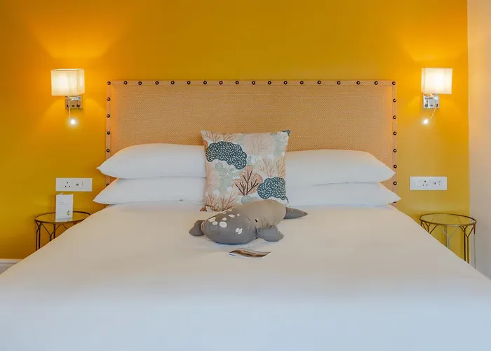 Golf Hotel: One Marine Drive Boutique Hotel & Spa By The Living Journey Collection